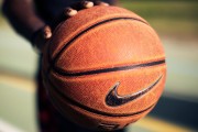 今日 13点：马克·塞尔比目前与吴宜泽战至 7-7 平，即将开启决定胜负的第三阶段。